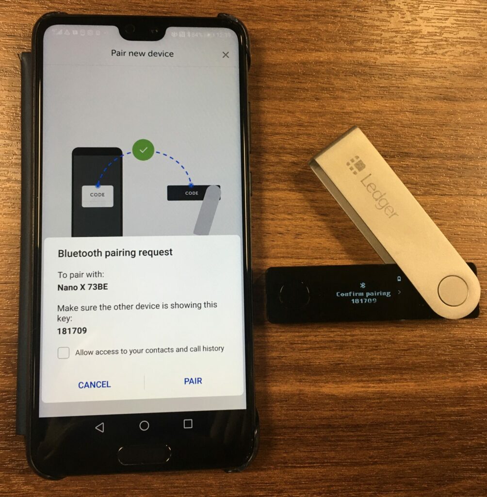 Ledger Nano X - Hardware wallet with Bluebooth connection for mobile phone